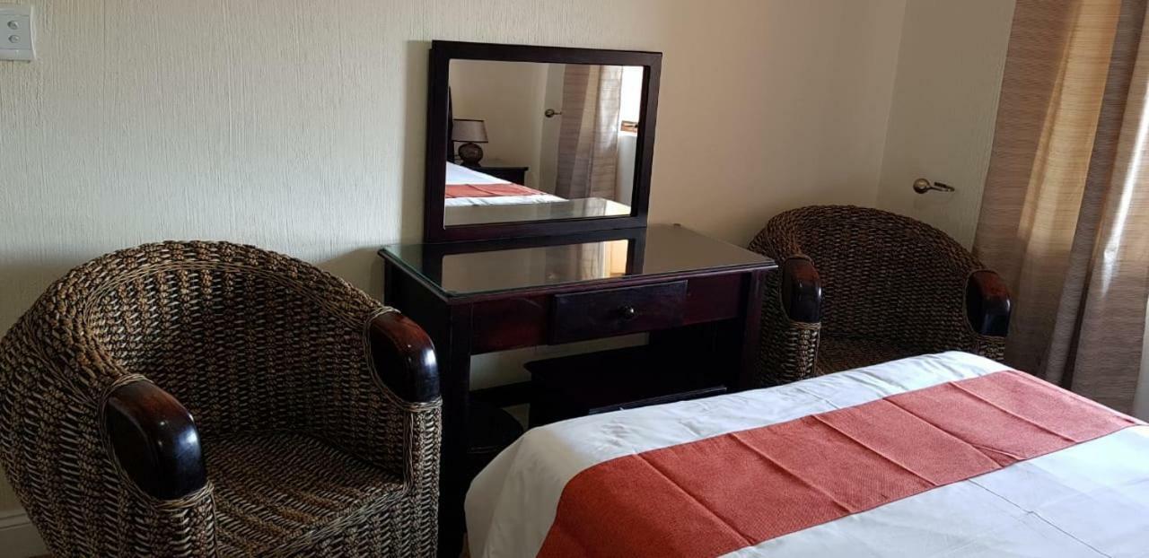 Ocean View Villas Unit G07 Port Edward Esterno foto